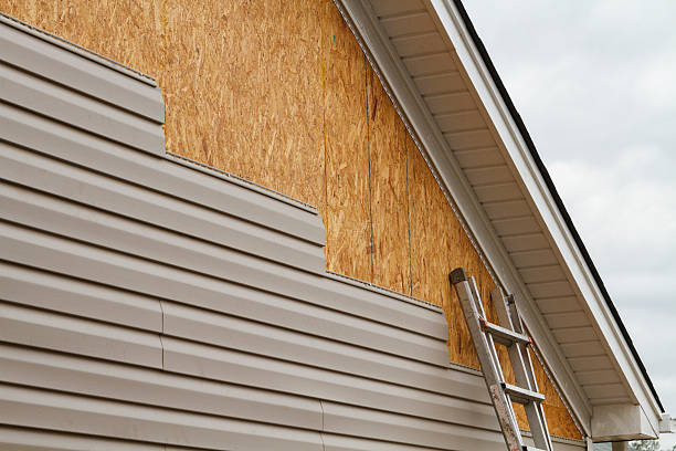Professional Siding Repair technician working in Milford, PA